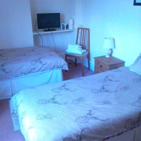 The Rose & Crown Otel Bulford Dış mekan fotoğraf