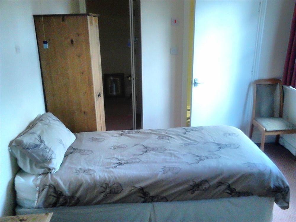 The Rose & Crown Otel Bulford Dış mekan fotoğraf