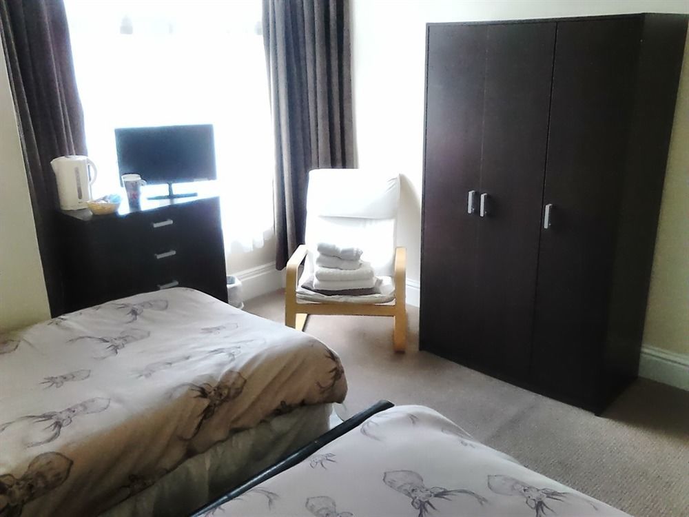 The Rose & Crown Otel Bulford Dış mekan fotoğraf