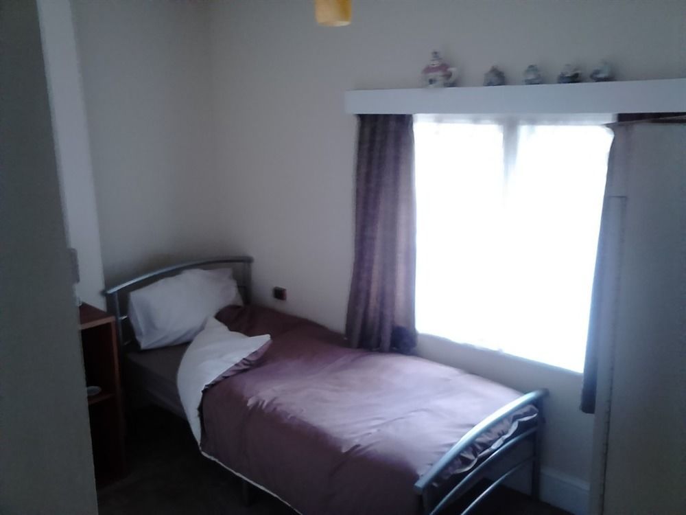 The Rose & Crown Otel Bulford Dış mekan fotoğraf