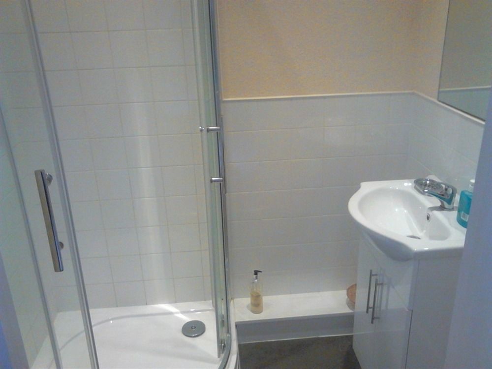 The Rose & Crown Otel Bulford Dış mekan fotoğraf