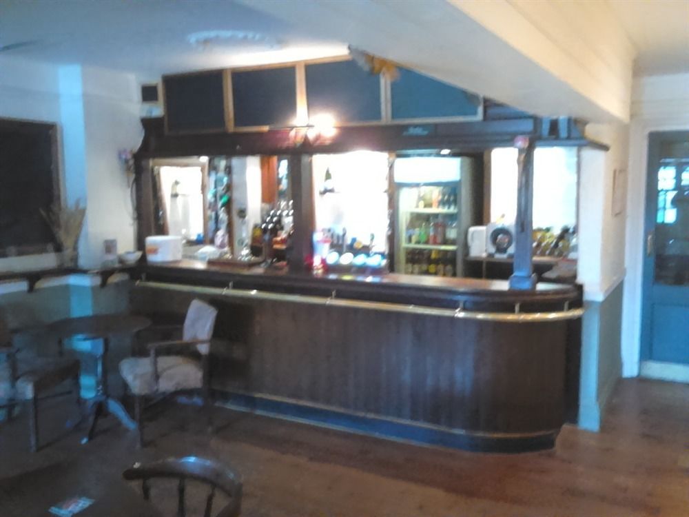 The Rose & Crown Otel Bulford Dış mekan fotoğraf